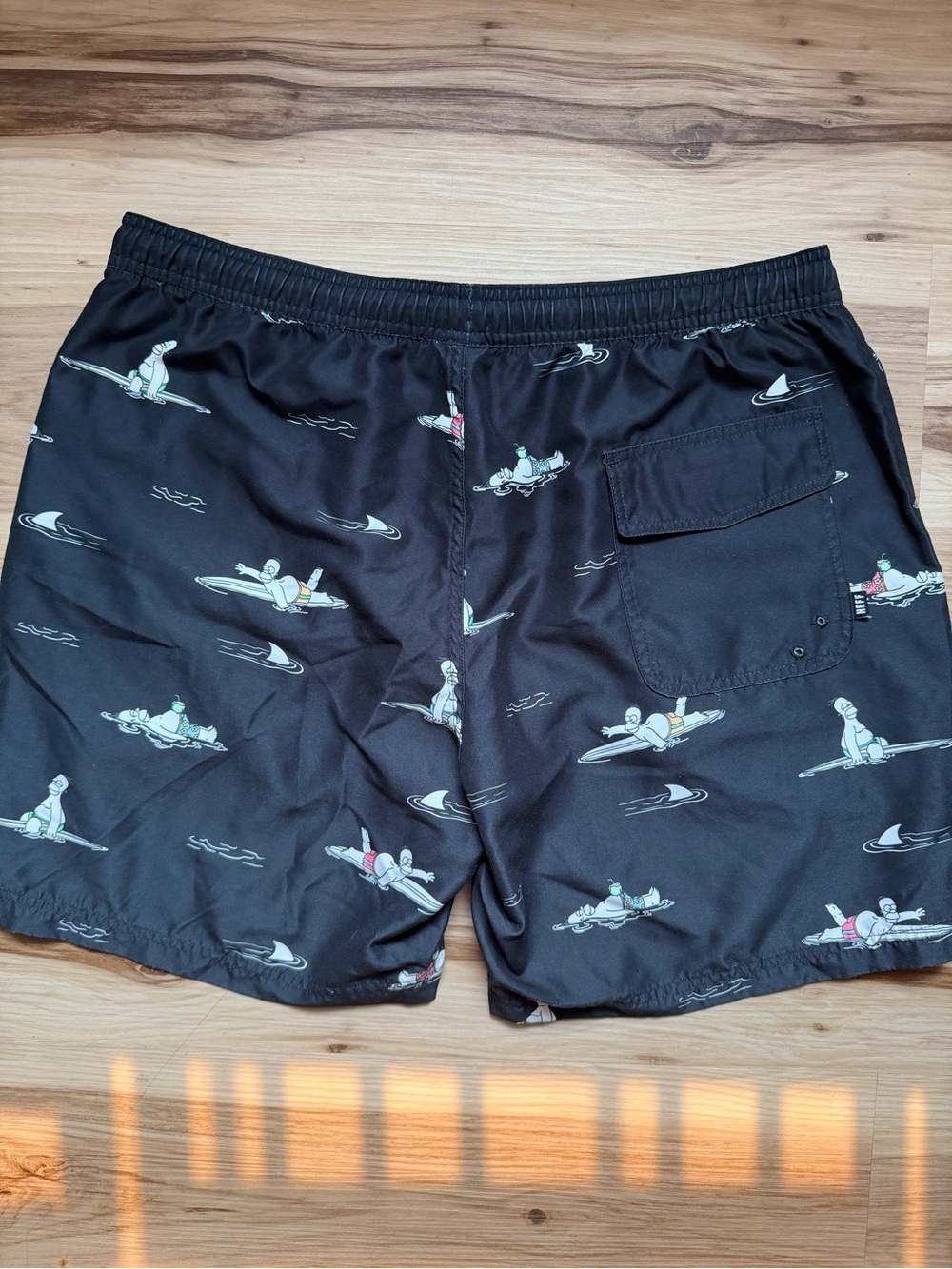 Neff x The Simpsons Men's Homer Surf Swim Trunks
Size XL - Picture 2 of 9